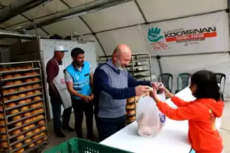 Çolakbayrakdar: Depremzedeler Yanımızda!
