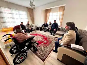 Hacılar Belediyesi'nden İhtiyaç Sahiplerine Akülü Sandalye Desteği