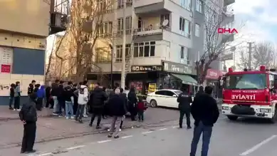 Kayseri'de 4 Katlı Bina Yanıyor: 11 Yaralı!