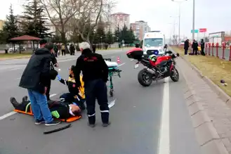 Kayseri'de Yaya Motosiklet Kazasında Hayata Döndü