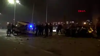 Kayseri'de Oto-Kamyonet Çarpışması: 6 Yaralı