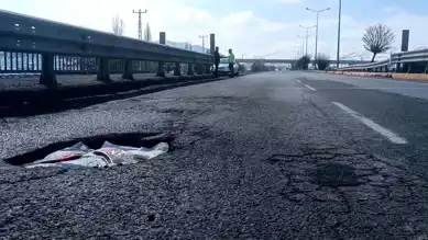 Kızılırmak Köprüsü'nde Obruk Tehlikesi: Polis Zamanında Müdahale Etti