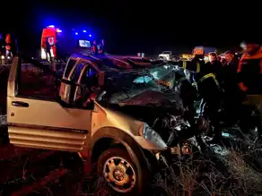Niğde'de Çarpışma: 2 Ölü, 1 Ağır Yaralı