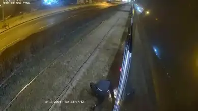 Kayseri'de Vatman, Raylara Bağlı Köpeği Kurtardı!