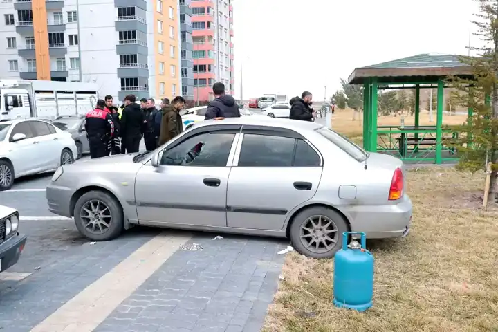 Dur İhtarına Uymayan Sürücü Yakalandı, Uyuşturucu Ele Geçirildi