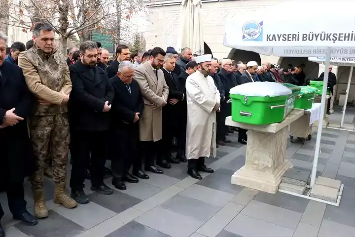 Kartalkaya Kayak Merkezi Otel Yangınında Öğrenci Hayatını Kaybetti