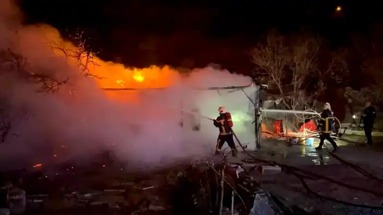 Kayseri Melikgazi'de Bağ Evi Yandı!