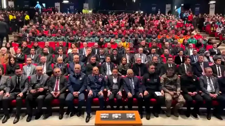 Kayseri'de Deprem Kurbanları Anıldı