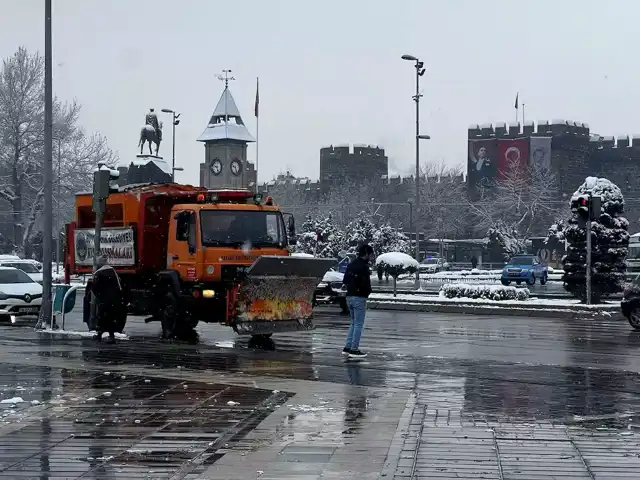 Kayseri'de Yağışlar Hayatın Akışını Etkiliyor