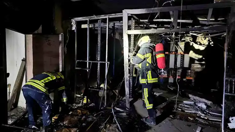 Kayseri Melikgazi'de Mobilya Mağazası Yandı, 5 Öğrenci Zehirlendi