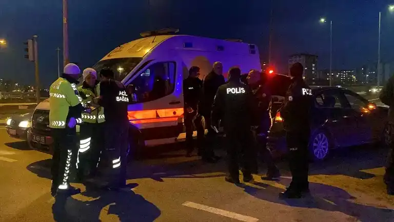 Kayseri'de Motosiklet-Oto Kazası: 4 Yaralı