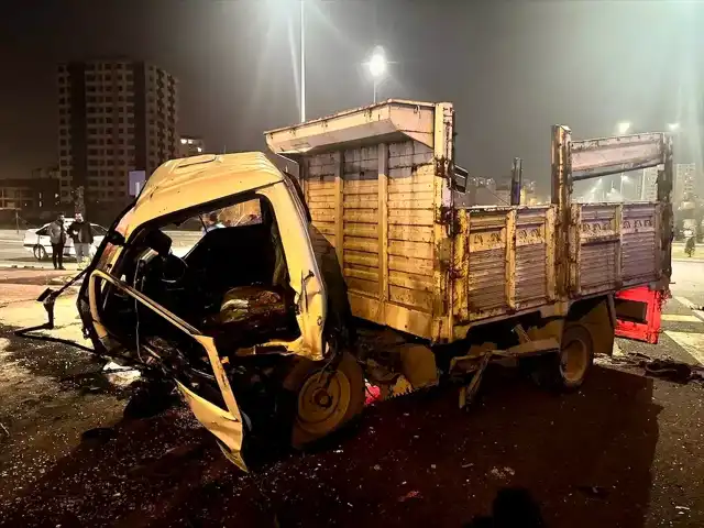 Kayseri'de 6 Yaralı Trafik Kazası!